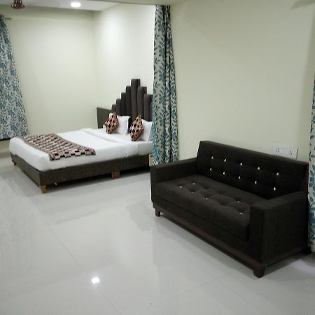 Casa Green Hotel Shirdi Buitenkant foto