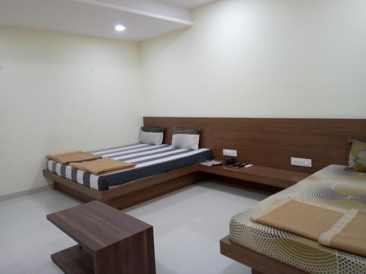 Casa Green Hotel Shirdi Buitenkant foto