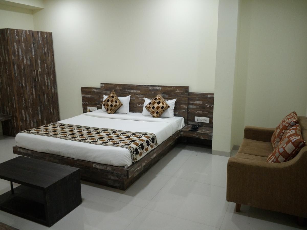 Casa Green Hotel Shirdi Buitenkant foto