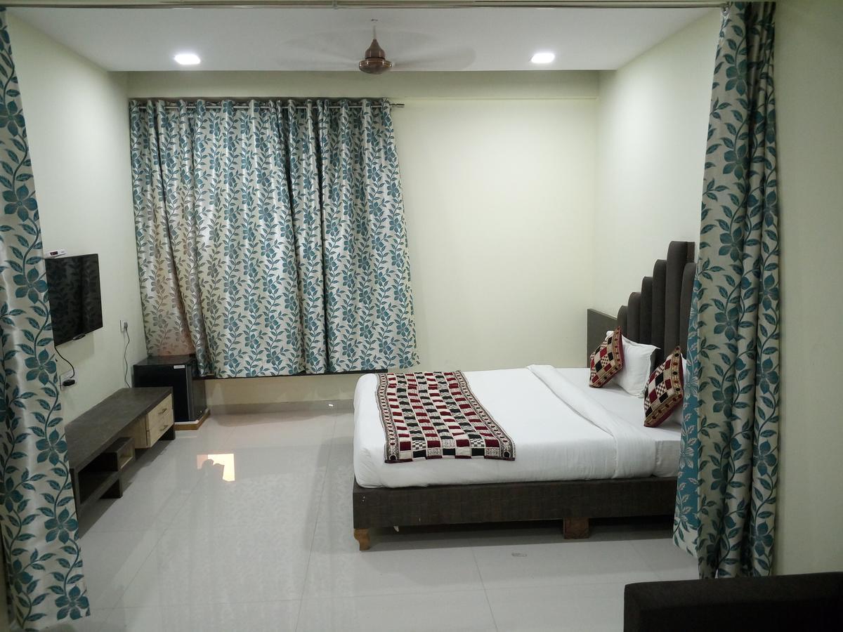 Casa Green Hotel Shirdi Buitenkant foto