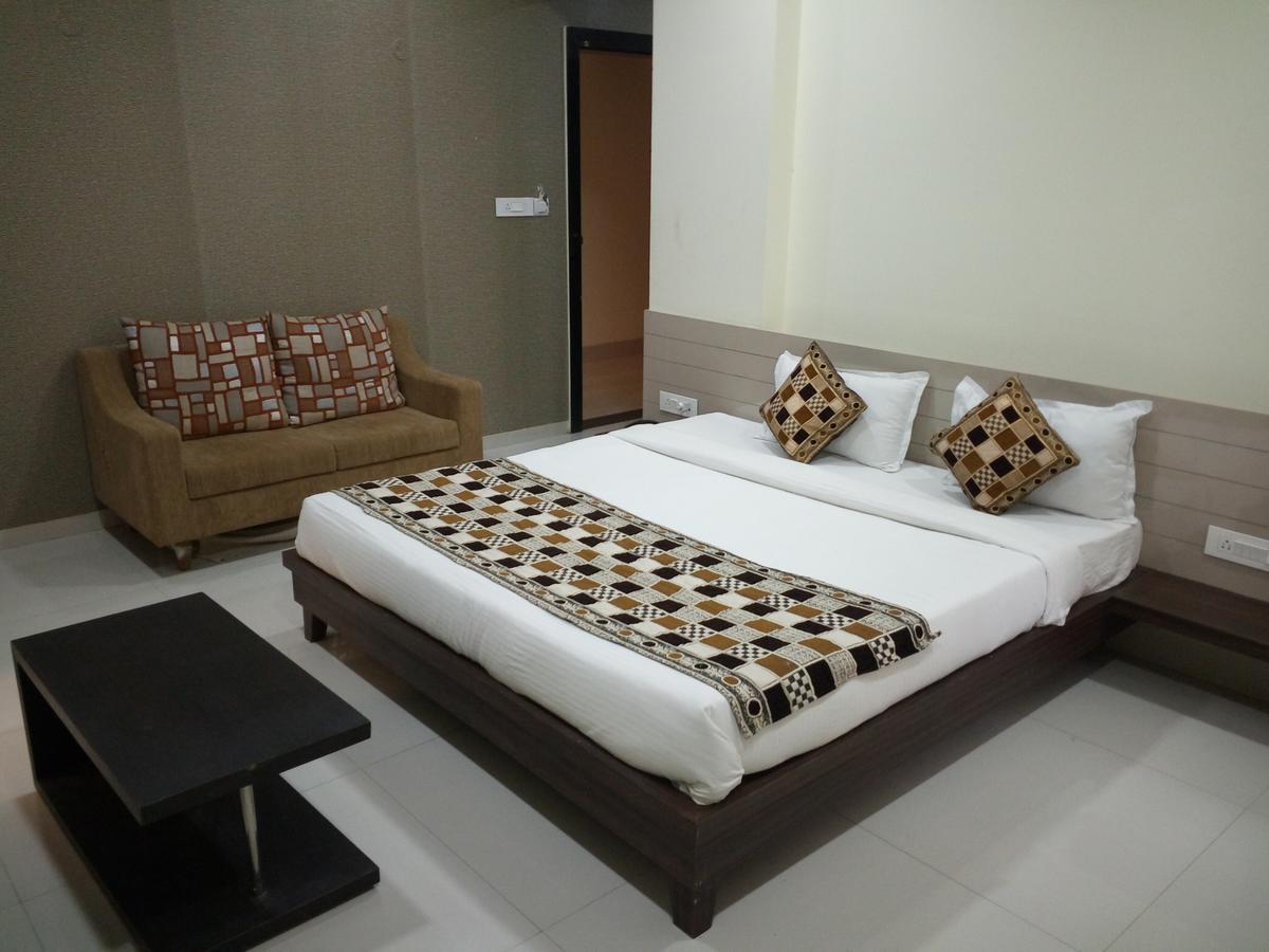 Casa Green Hotel Shirdi Buitenkant foto
